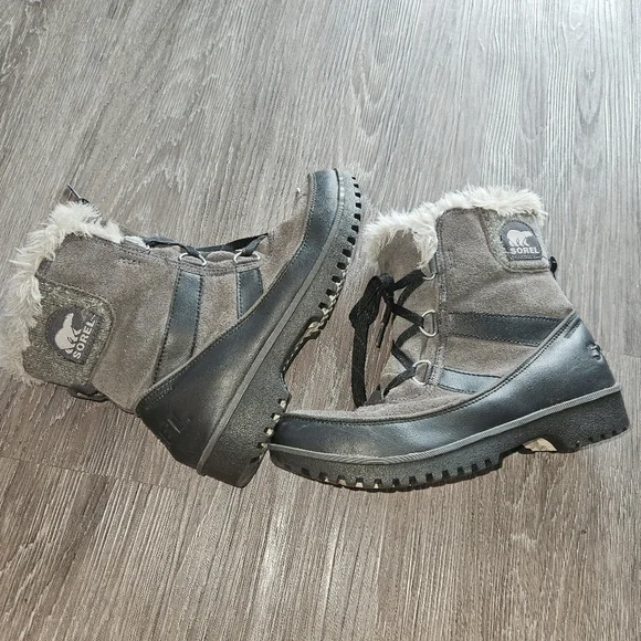 Sorel Grey Boots - Picture 5 of 6